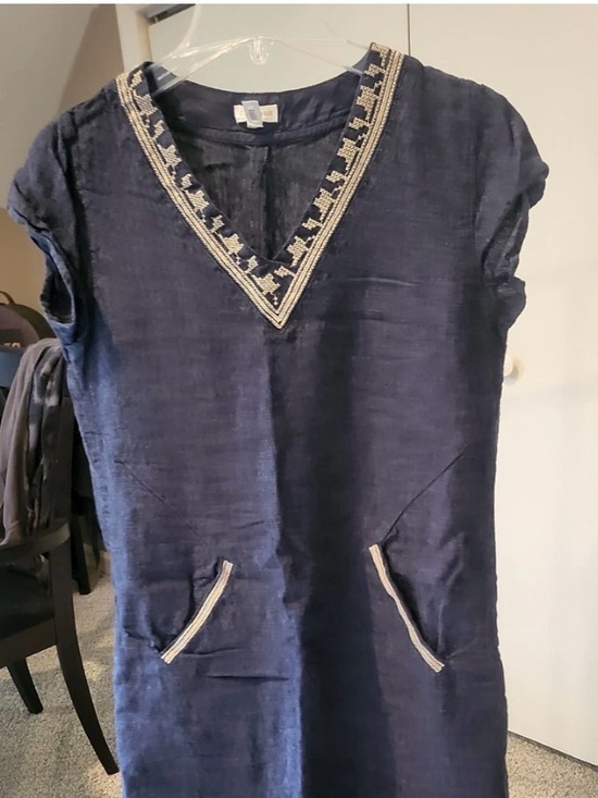 Garnet Hill Dresses & Skirts - Garnet Hill Navy Lightweight V-Neck Tunic